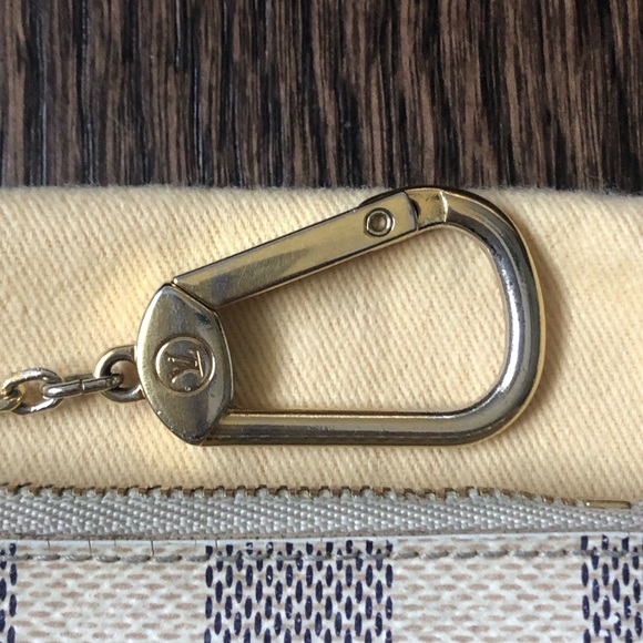 Authentic Louis Vuitton key pouch - Picture 4 of 14
